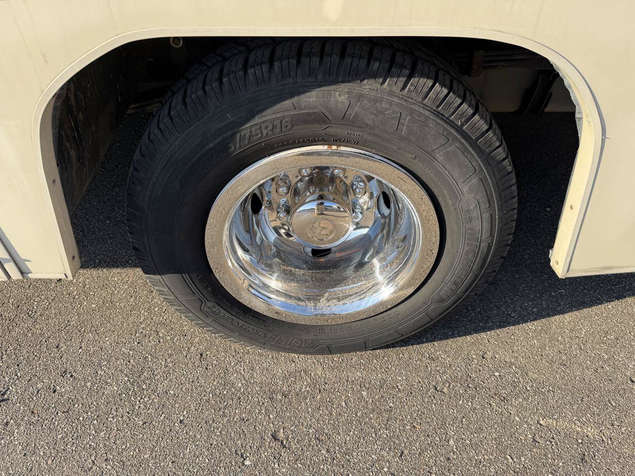 Used 2018 Ford E-350 and Econoline 350 Super Duty w/ Motorhome Prep Package RWD image 36