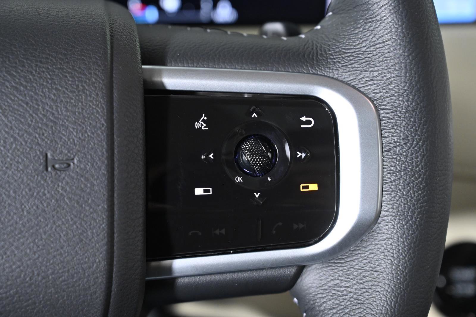 Used 2025 Nissan Armada Platinum image 13