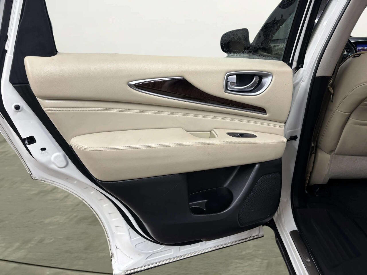 Used 2015 INFINITI QX60 AWD w/ Premium Plus Package image 15