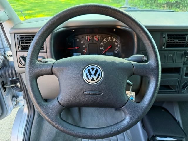 Used 2003 Volkswagen Eurovan MV FWD image 13