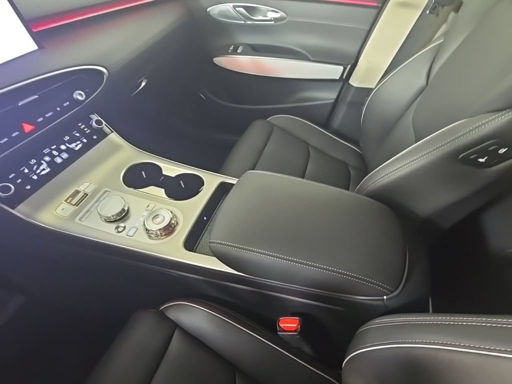 New 2027 Genesis GV70 2.5T Advanced AWD/4WD image 24