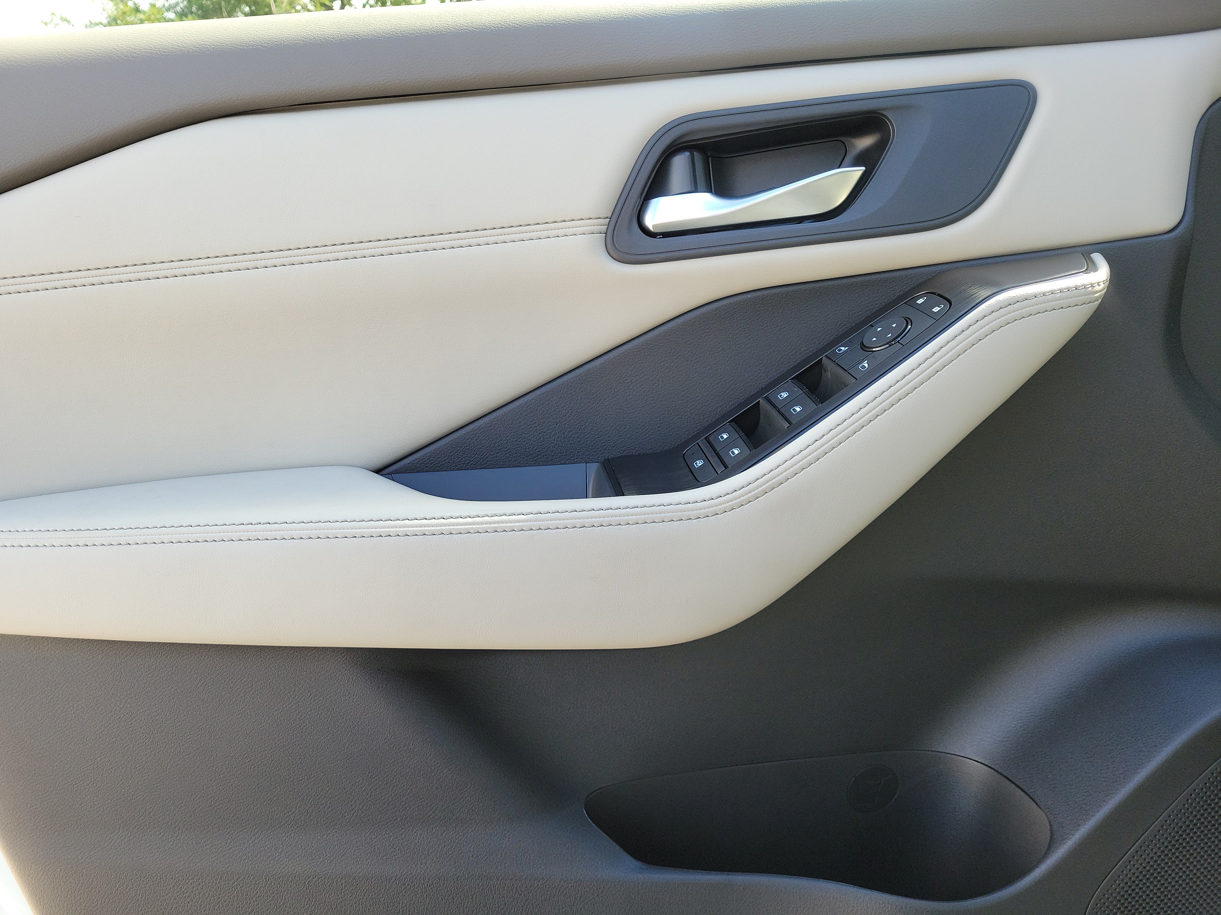 Certified 2026 Nissan Rogue Dark Armor AWD/4WD image 15
