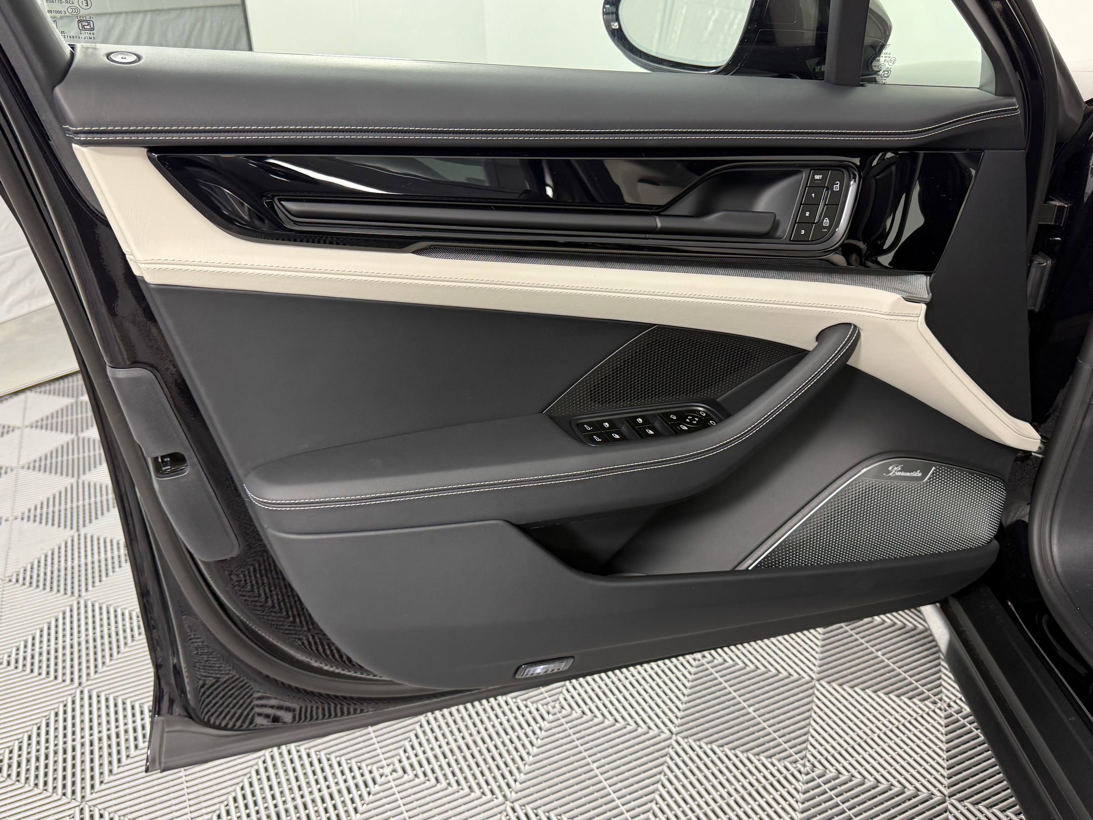 New 2026 Porsche Panamera 4 image 14