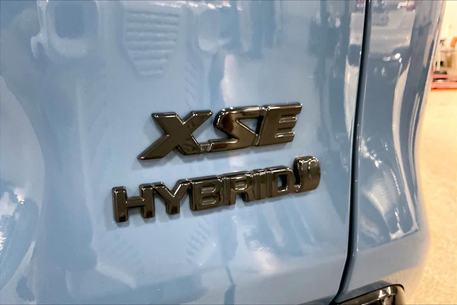 Used 2023 Toyota RAV4 XSE AWD/4WD image 10