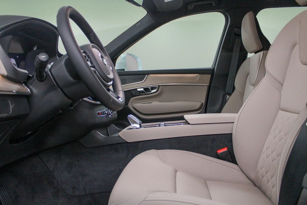 New 2026 Volvo XC90 B5 Core w/ Protection Package Premier AWD/4WD image 23