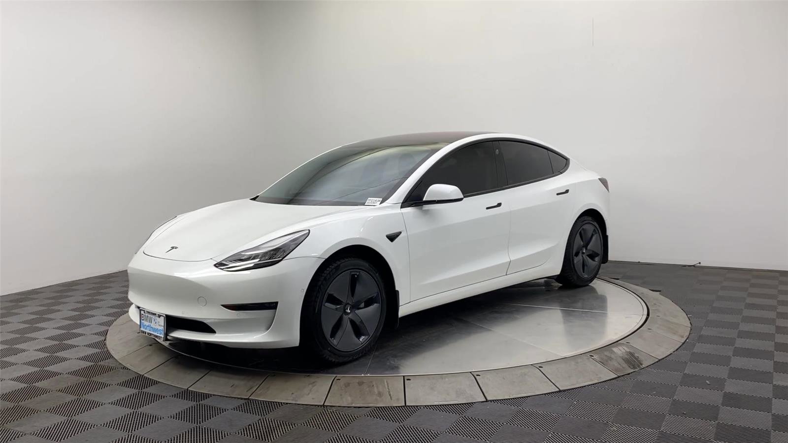 Used 2017 Tesla Model 3 Standard Range image 3