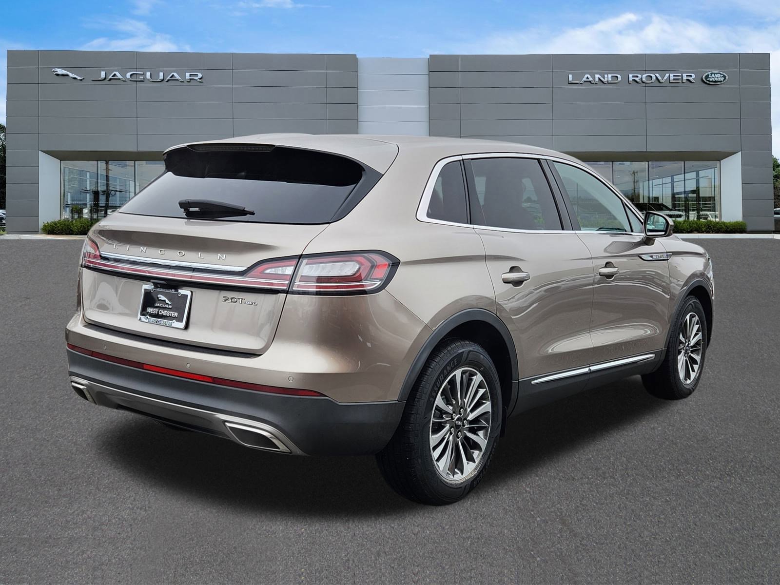Used 2019 Lincoln Nautilus Select image 4