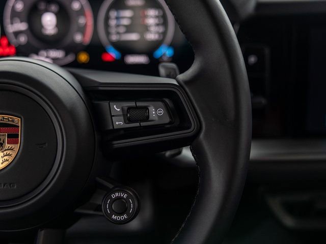 Certified 2025 Porsche Cayenne Coupe image 49