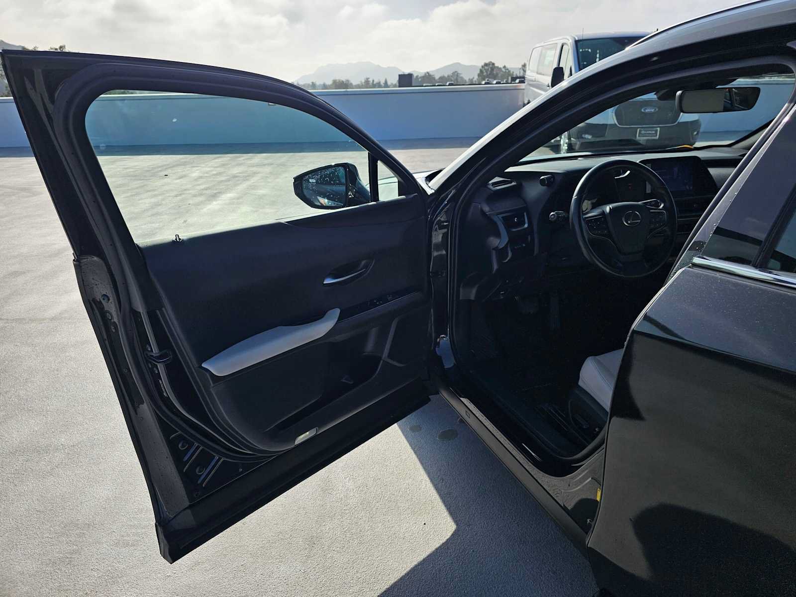 Used 2023 Lexus UX 250h FWD w/ Accessory Package (Z2) image 19