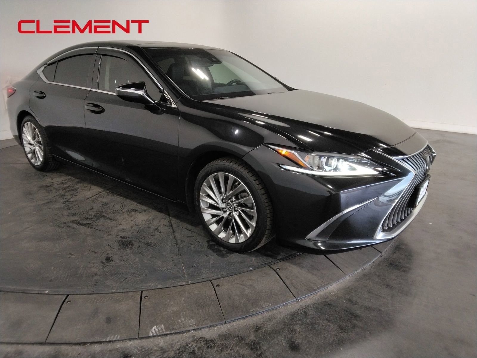 Used 2020 Lexus ES 350 Luxury w/ Accessory Package 2 image 4