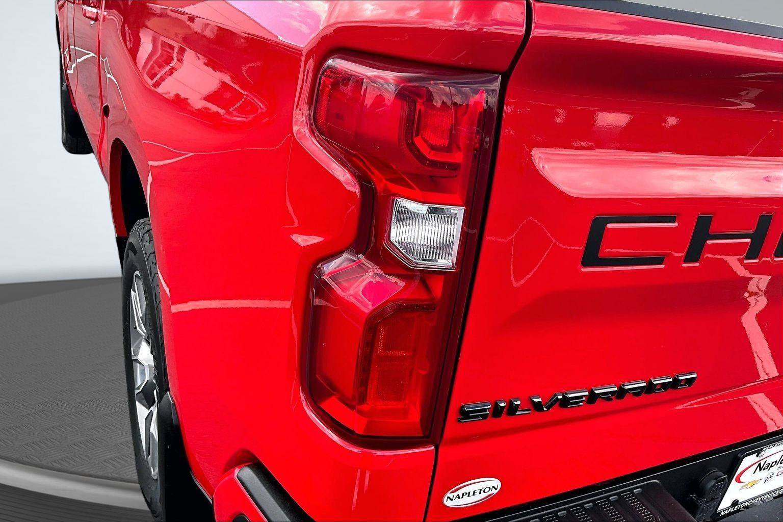 Used 2021 Chevrolet Silverado 1500 RST AWD/4WD image 31