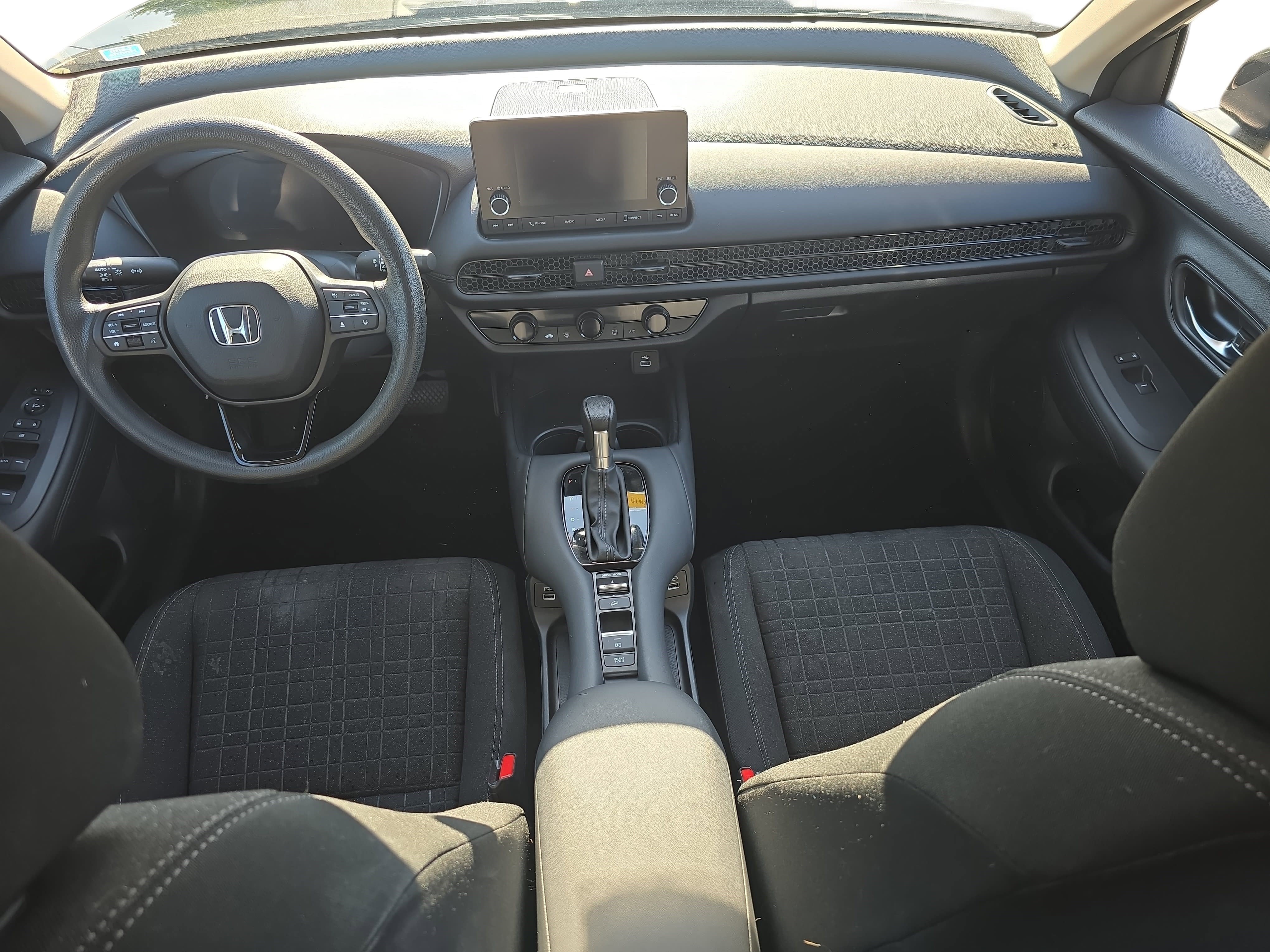 Used 2023 Honda HR-V LX image 9