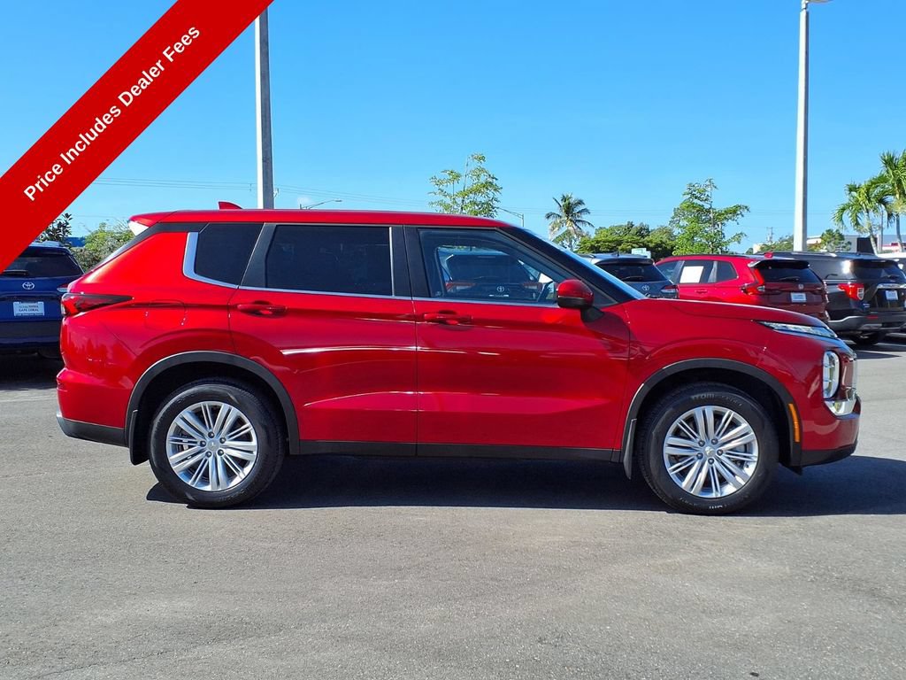 Used 2024 Mitsubishi Outlander ES FWD image 8