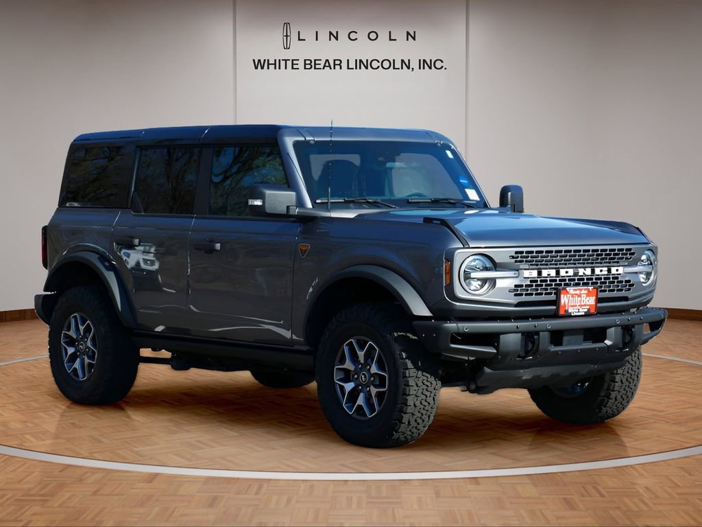 Used 2024 Ford Bronco Badlands image 3