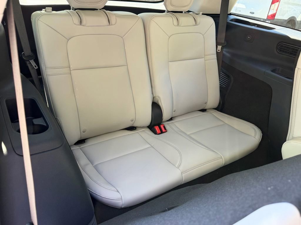 New 2026 Lincoln Aviator AWD image 17