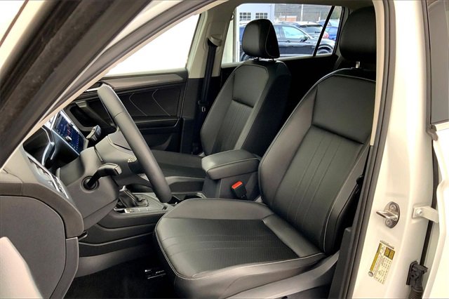 Certified 2023 Volkswagen Tiguan SE w/ Panoramic Sunroof Package image 25