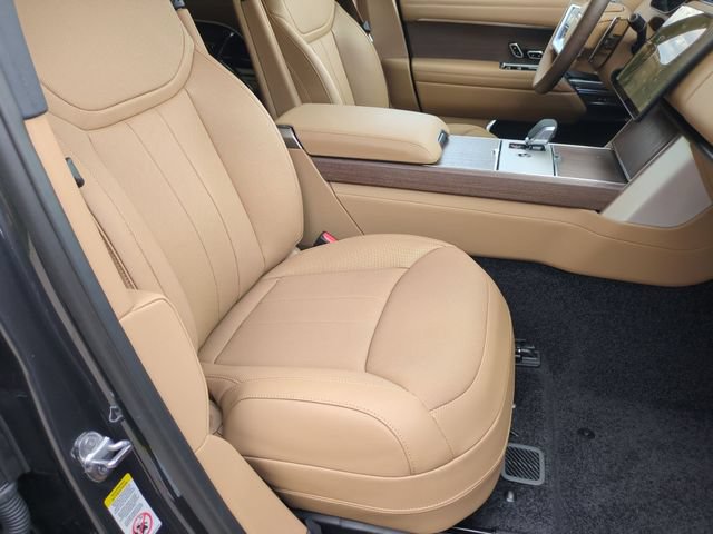 New 2026 Land Rover Range Rover Long Wheelbase SE AWD/4WD image 18