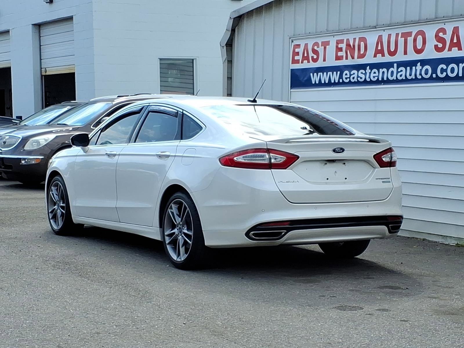 Used 2016 Ford Fusion Titanium FWD image 3