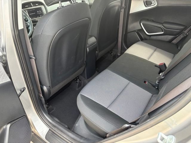 Used 2025 Kia Soul LX w/ LX Technology Package FWD image 24