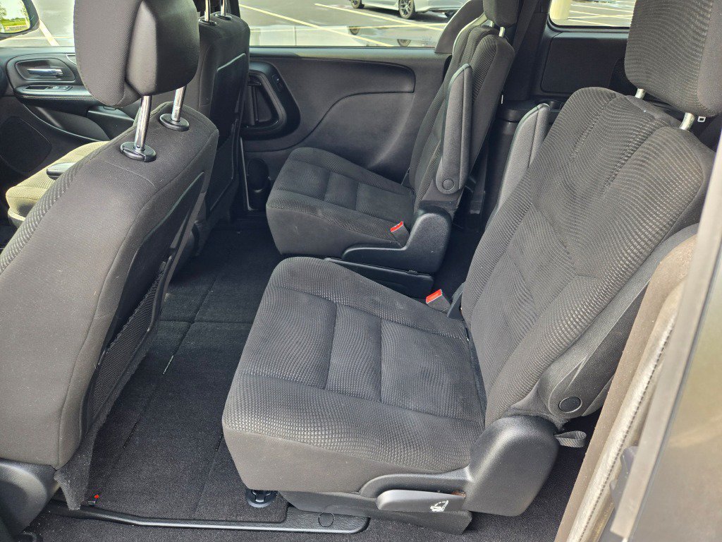 Used 2020 Dodge Grand Caravan SE FWD image 14