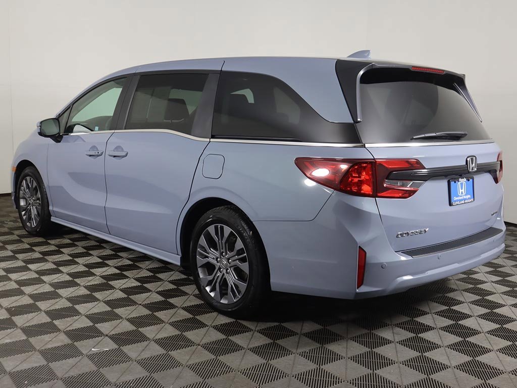 Used 2025 Honda Odyssey Touring image 12