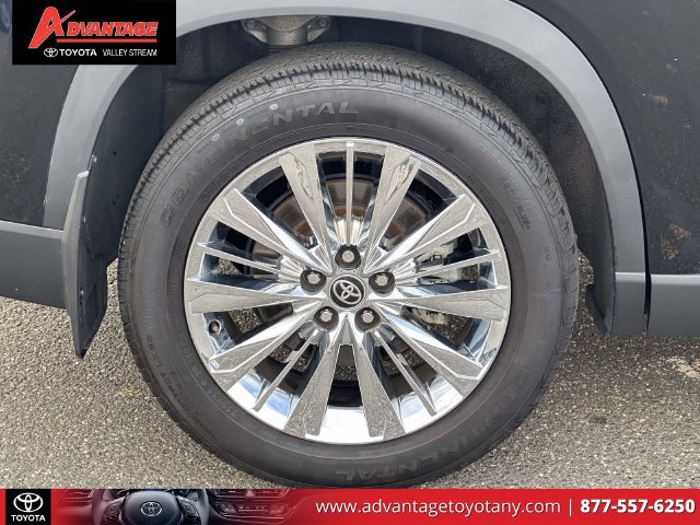 Used 2024 Toyota Grand Highlander AWD image 11