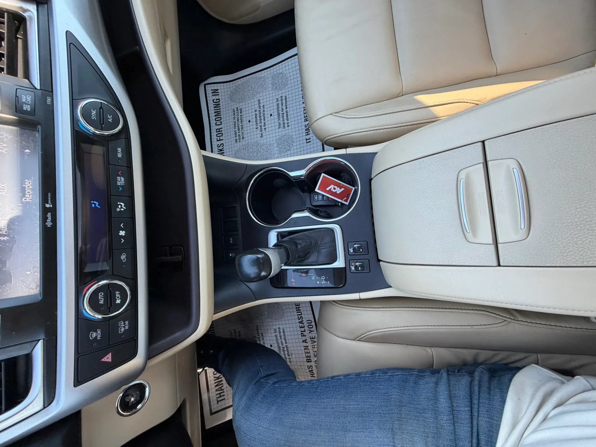Used 2015 Toyota Highlander XLE FWD image 29