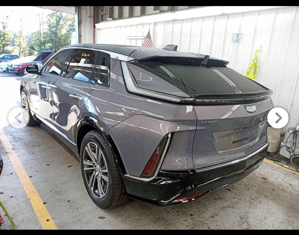 Used 2024 Cadillac Lyriq Luxury w/ LPO, Floor Liner Package image 5