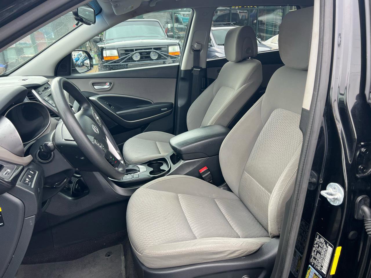 Used 2016 Hyundai Santa Fe SE AWD/4WD image 7