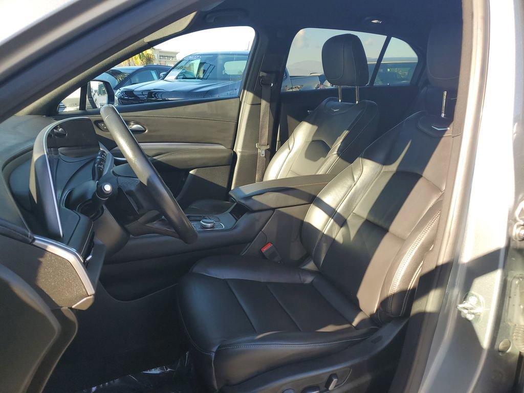Used 2024 Cadillac XT4 Premium Luxury image 18