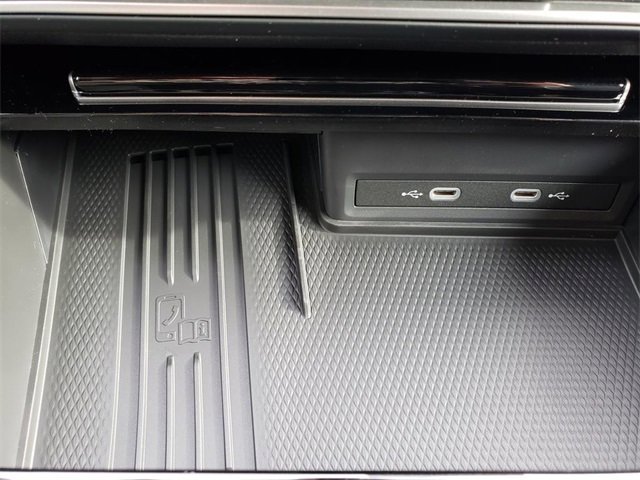 New 2025 Volkswagen Atlas SEL Premium R-Line image 2