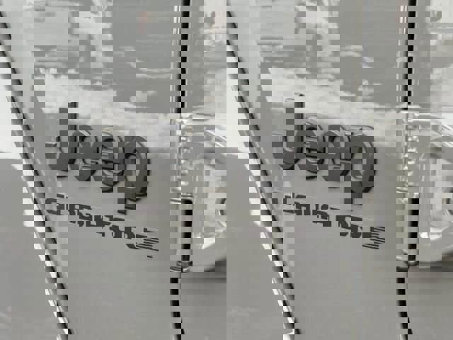 Used 2023 Jeep Gladiator Overland image 7