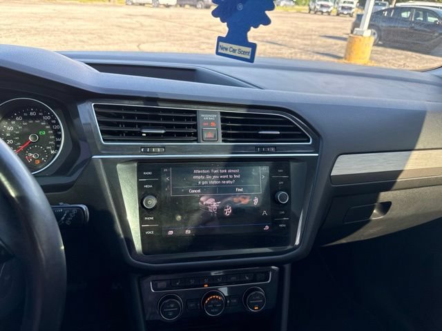 Used 2018 Volkswagen Tiguan SEL AWD/4WD image 6