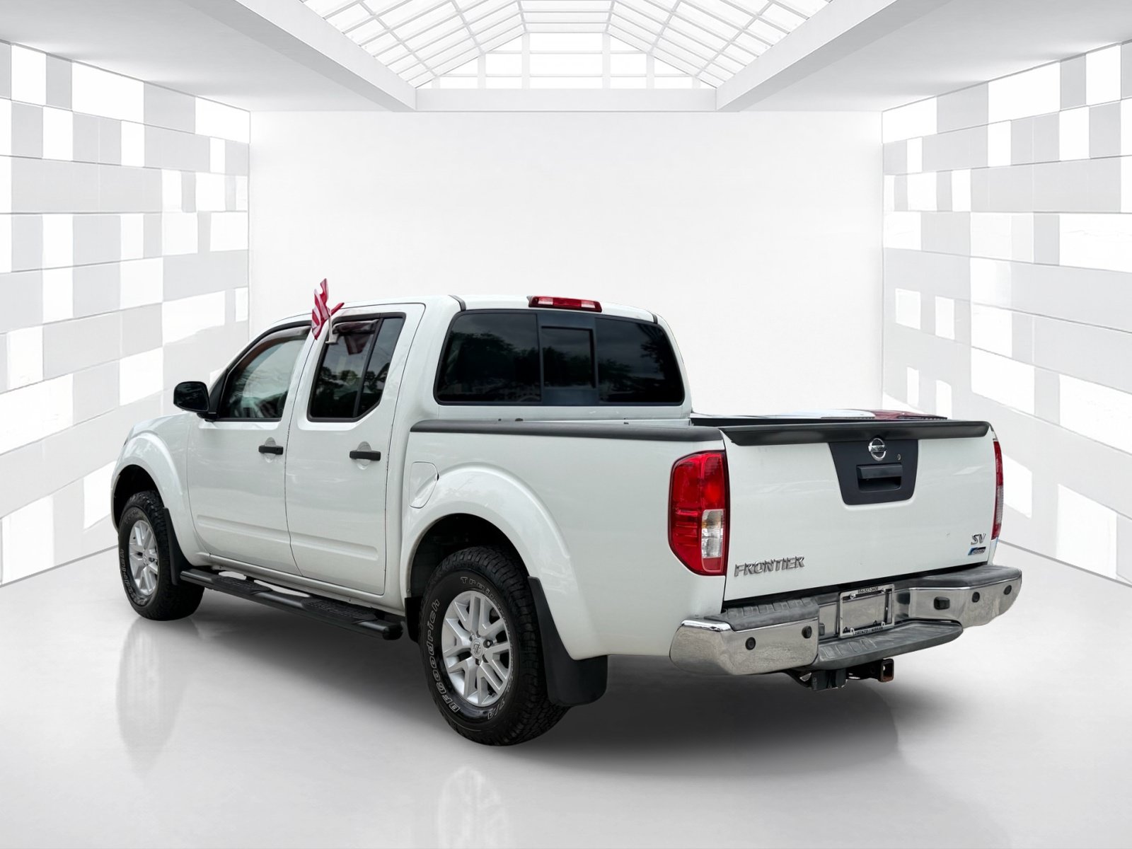 Used 2017 Nissan Frontier SV w/ SV Value Truck Package RWD image 3