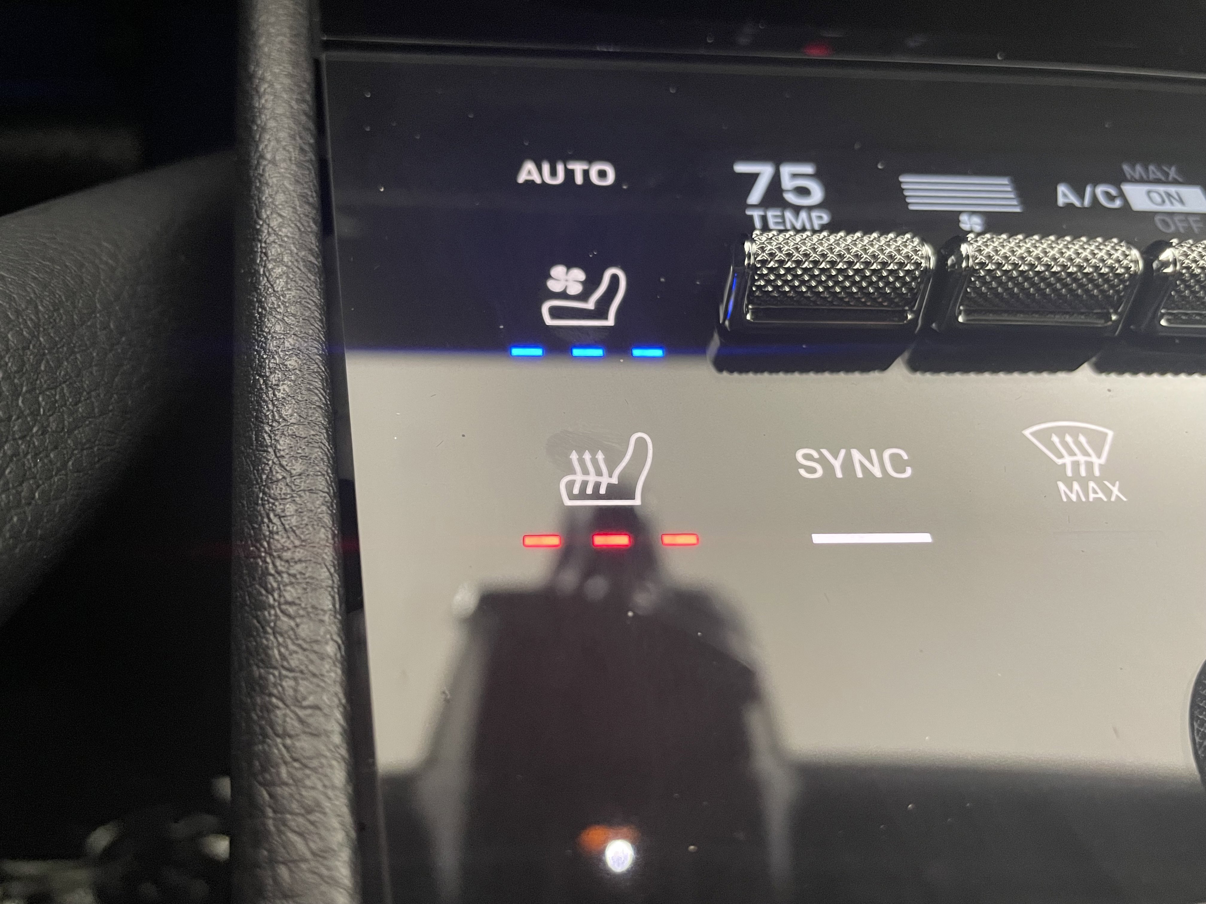 Used 2025 Porsche Cayenne image 23