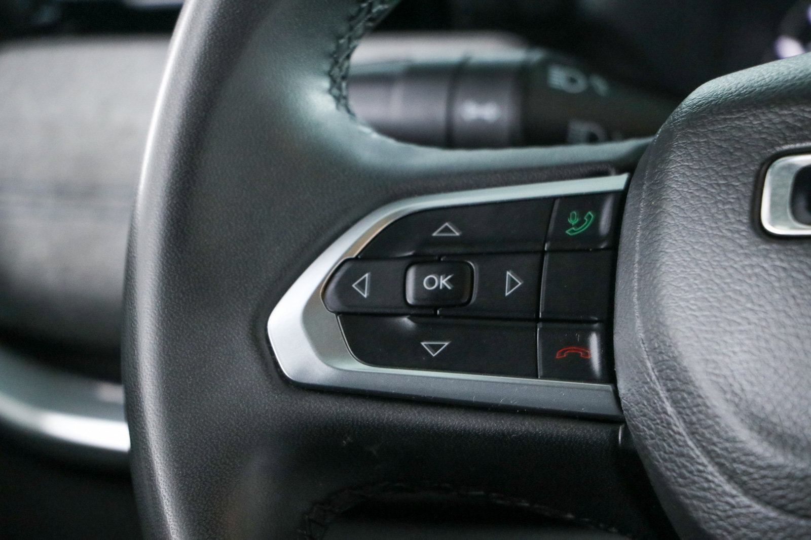 Used 2024 Jeep Compass Latitude AWD/4WD image 13