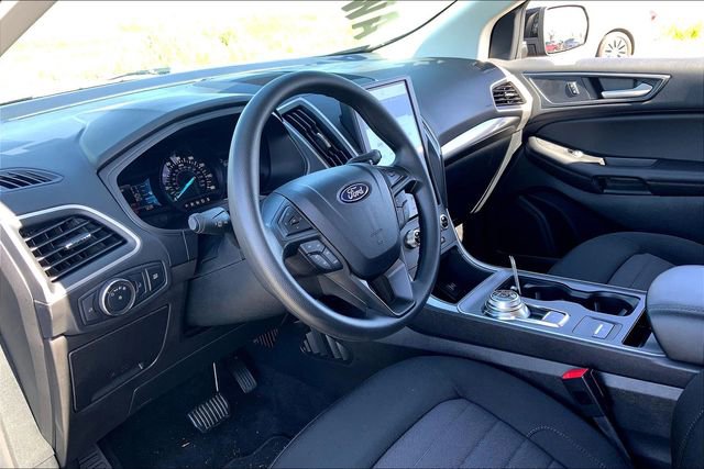 Used 2022 Ford Edge SE w/ Black Appearance Package image 13