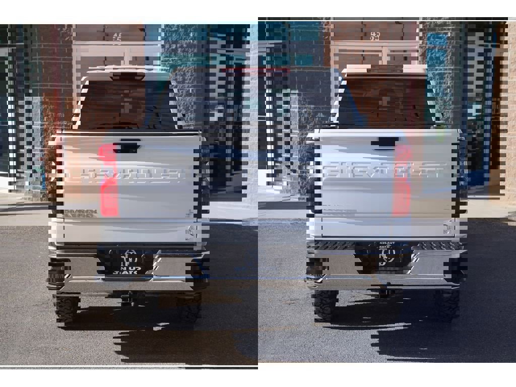 Used 2020 Chevrolet Silverado 1500 LT w/ Remote Start Package image 3