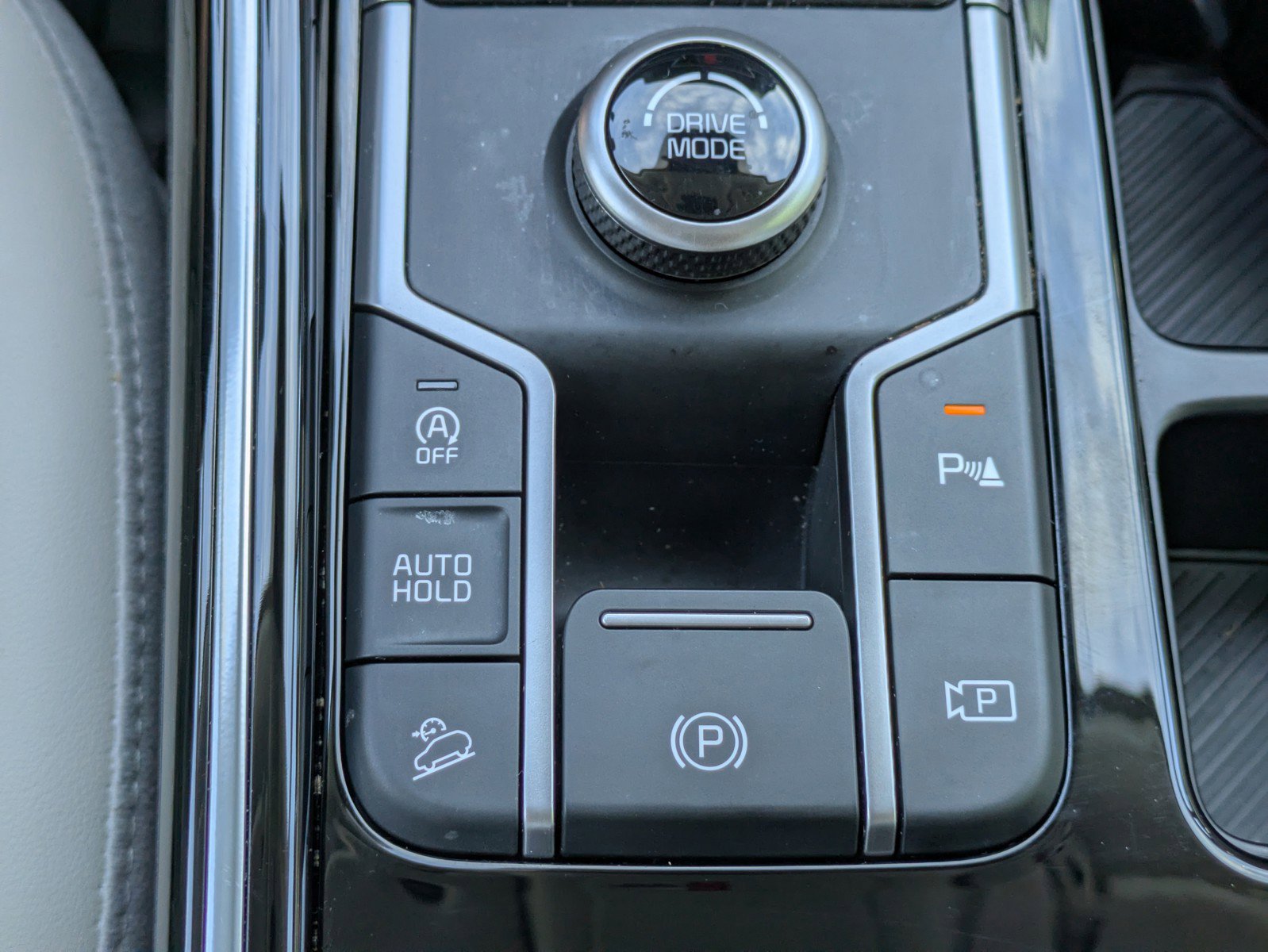 Certified 2025 Kia Sorento SX image 28