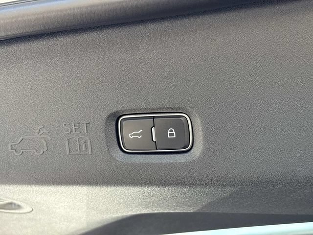 New 2026 Lincoln Navigator L Premier AWD/4WD image 13