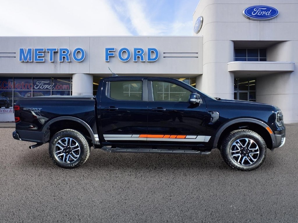 Certified 2024 Ford Ranger Lariat w/ Advanced Towing Package AWD/4WD image 2