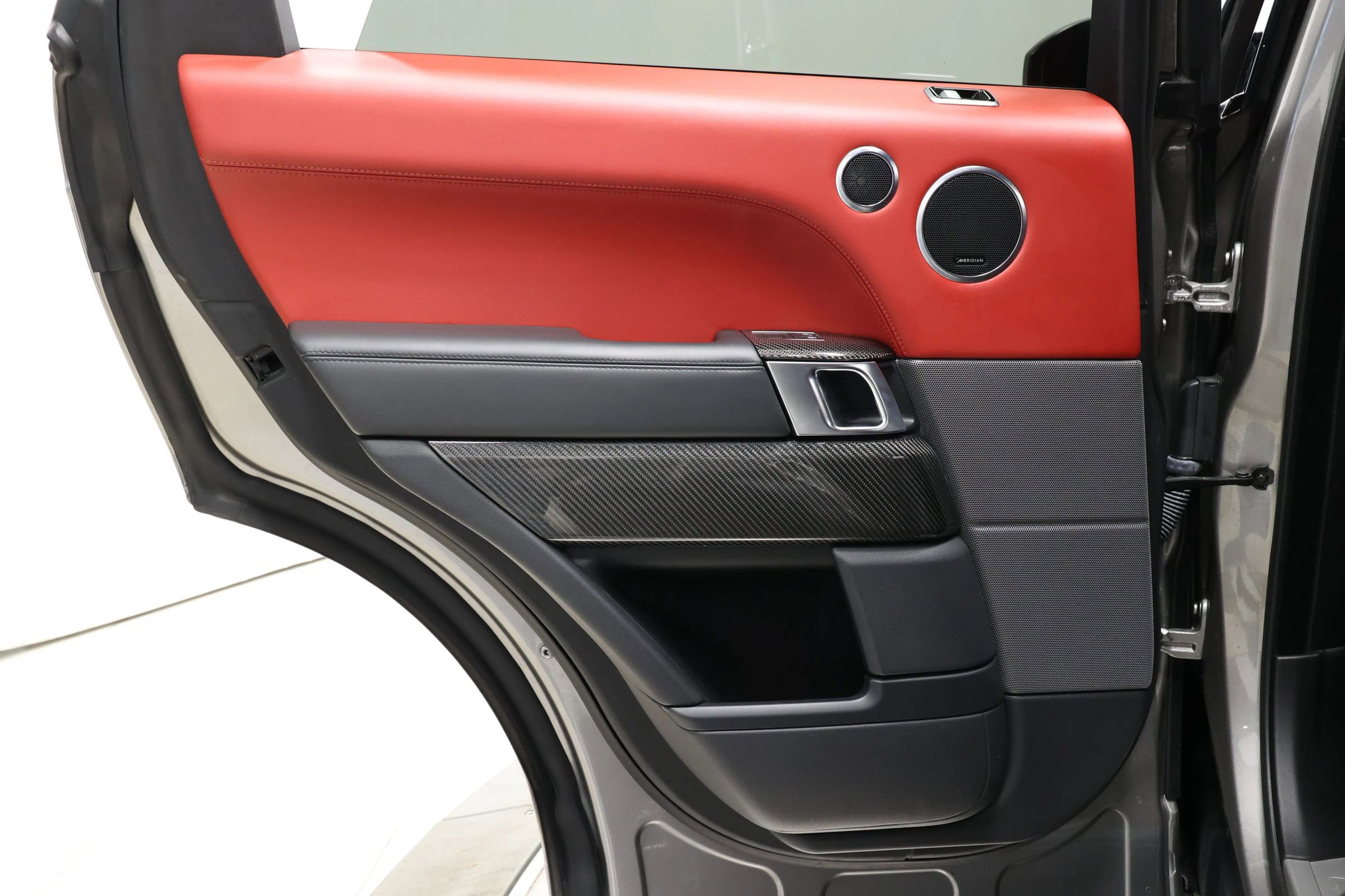 Used 2020 Land Rover Range Rover Sport SVR image 45