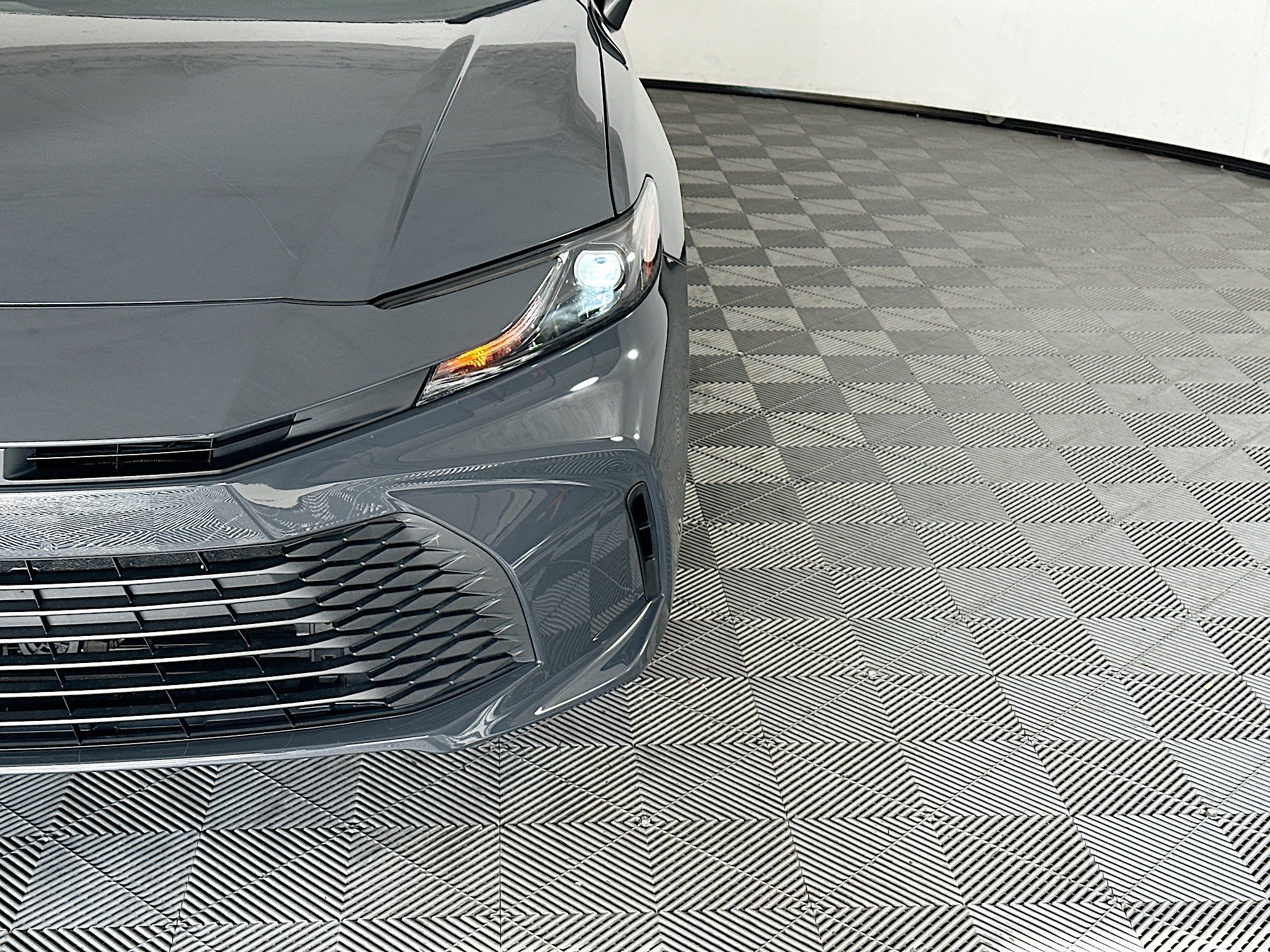 Used 2025 Toyota Camry LE w/ Convenience Package FWD image 9