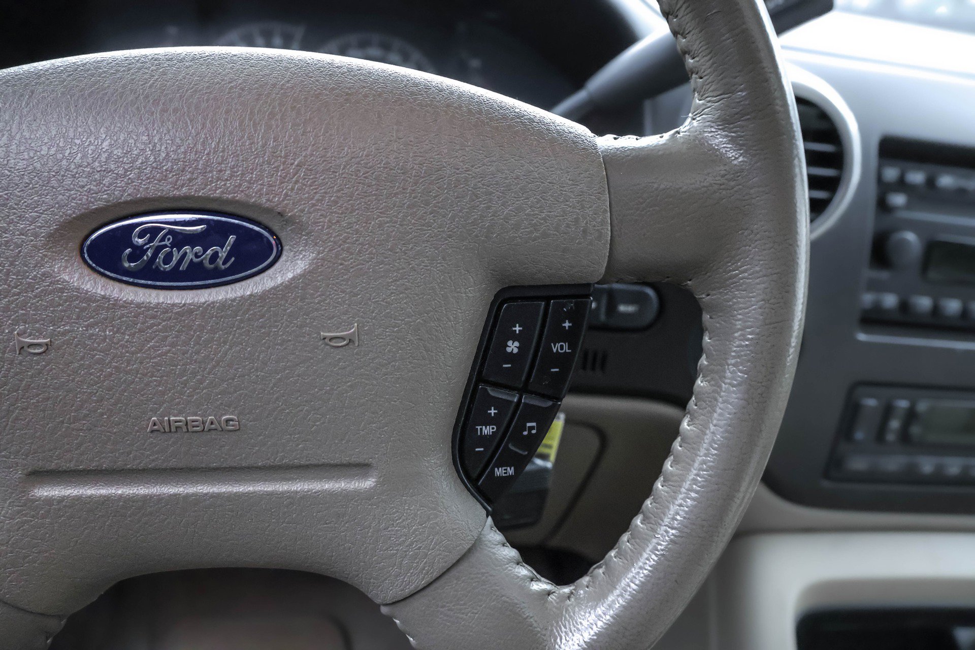 Used 2004 Ford Expedition Eddie Bauer image 13