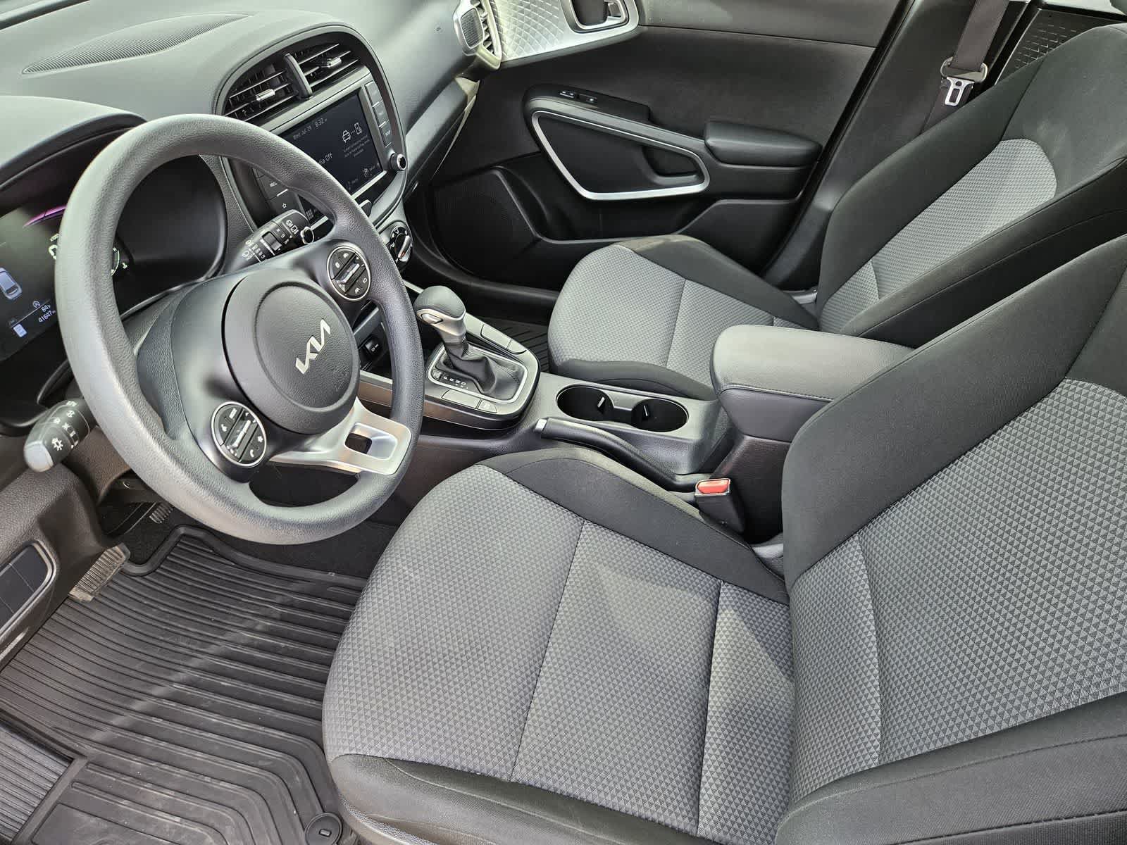 Used 2023 Kia Soul LX w/ Option Group 015 FWD image 11