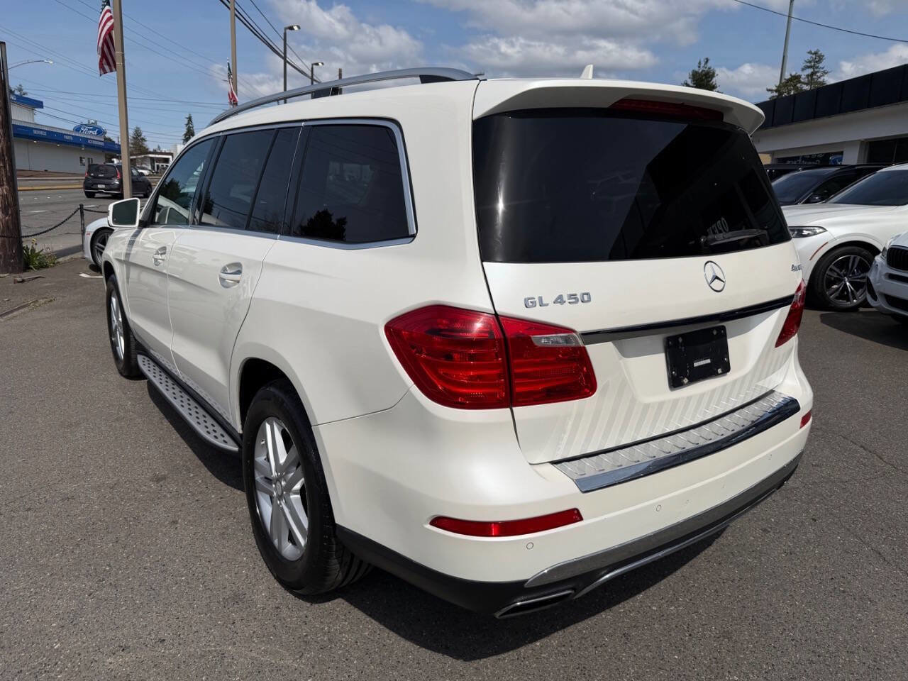 Used 2016 Mercedes-Benz GL 450 4MATIC w/ Premium I Package image 4