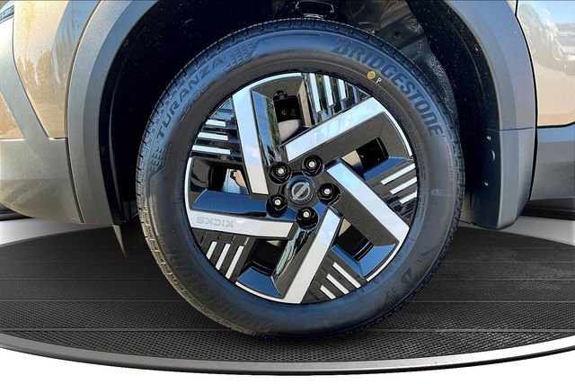 New 2026 Nissan Kicks SV FWD image 11