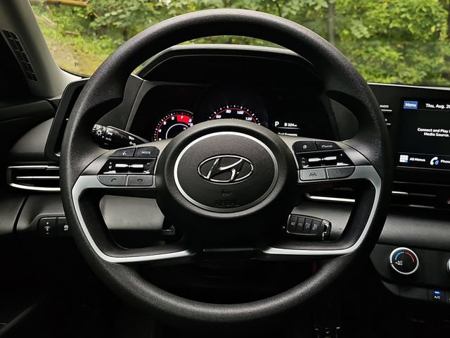 Used 2023 Hyundai Elantra SE FWD image 10