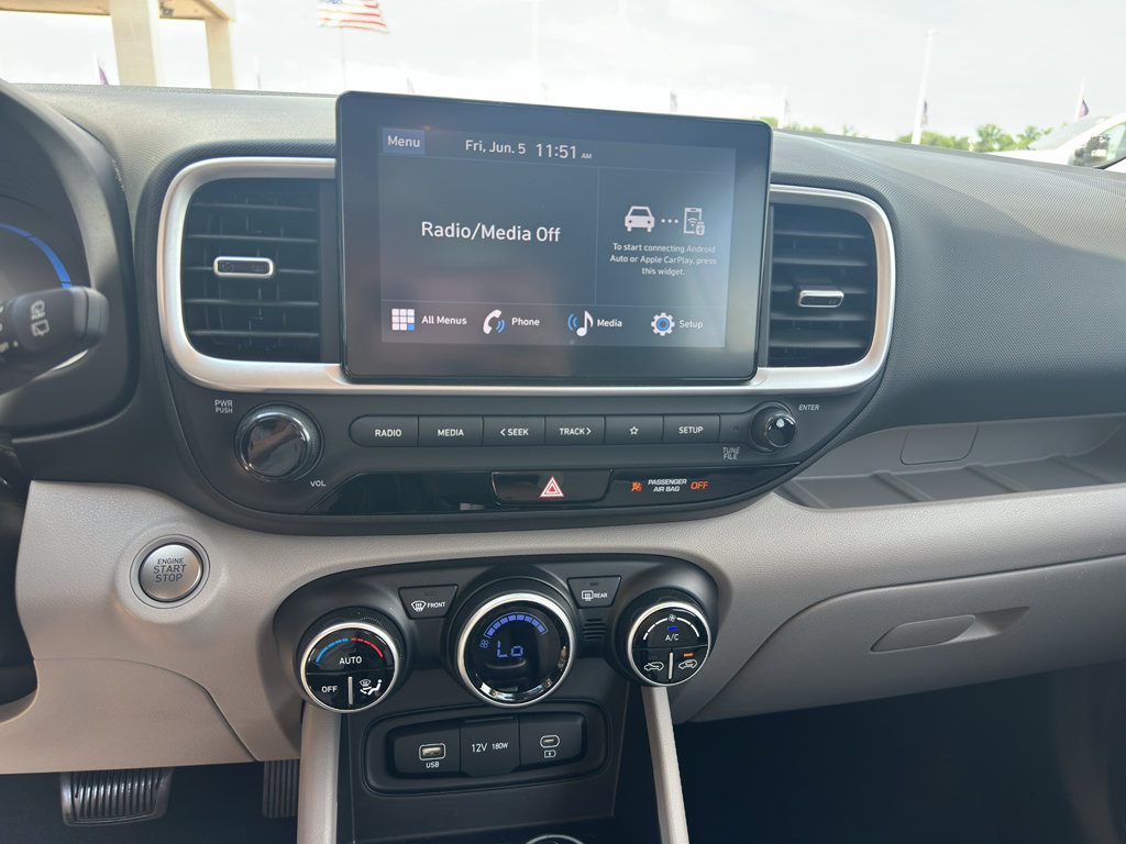 Used 2025 Hyundai Venue SEL FWD image 18