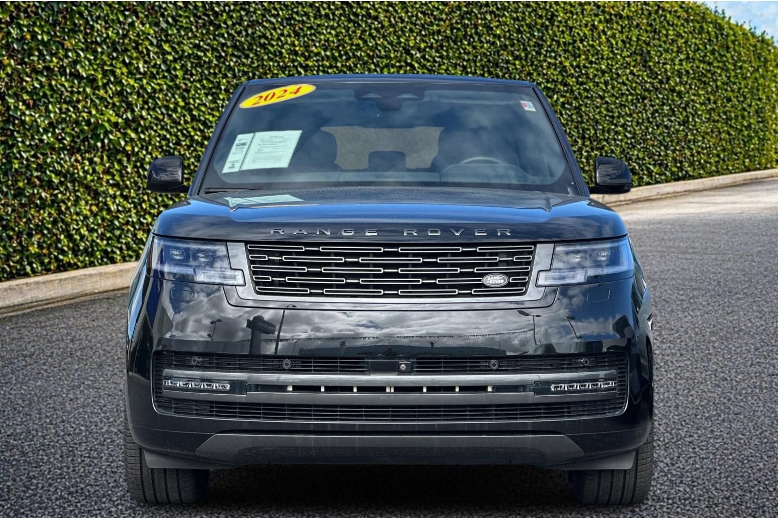 Used 2024 Land Rover Range Rover SE AWD/4WD image 9